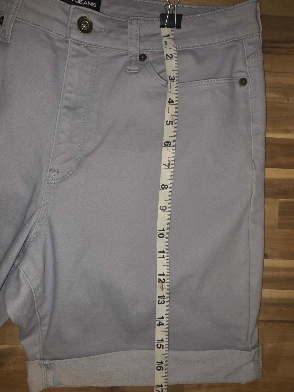 DKNY Jeans Women's Gray Cotton Blend Cuffed Bermuda Shorts Size 12 - Picture 5 of 8